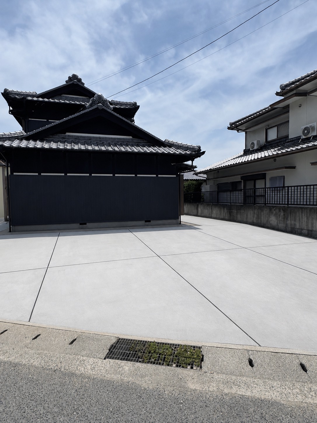 観音寺市で土と砂利の外構をコンクリートに施工した完成後